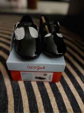 Cat & Jack Girls' Black Patent T-Strap Mary Jane Shoes